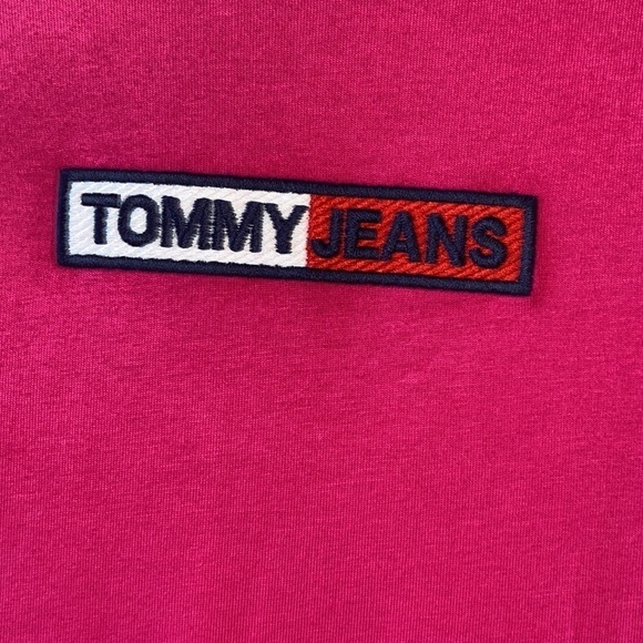 Tommy Jeans Embroidered Patch Logo Short Sleeve T-Shirt - Picture 2 of 8
